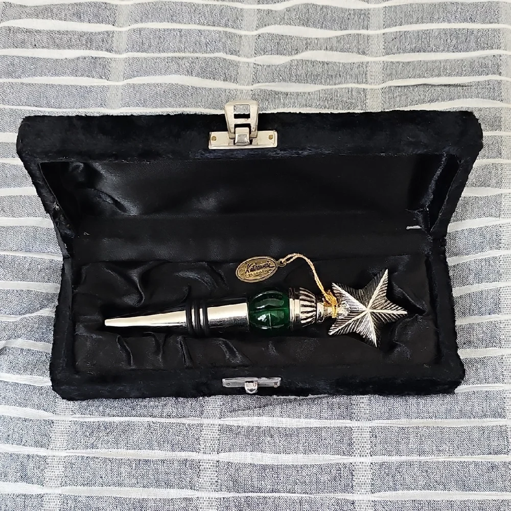 VTG Katherine's Collection Silver Star & Green Jeweled Glass Bead Wine Stopper